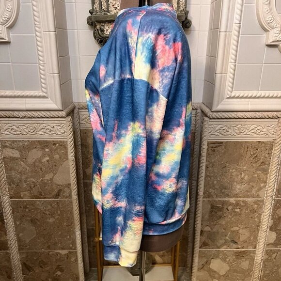 Unbranded. Size XL. Watercolor print. Pullover. Stretch Light Weight. B95 - Picture 3 of 4